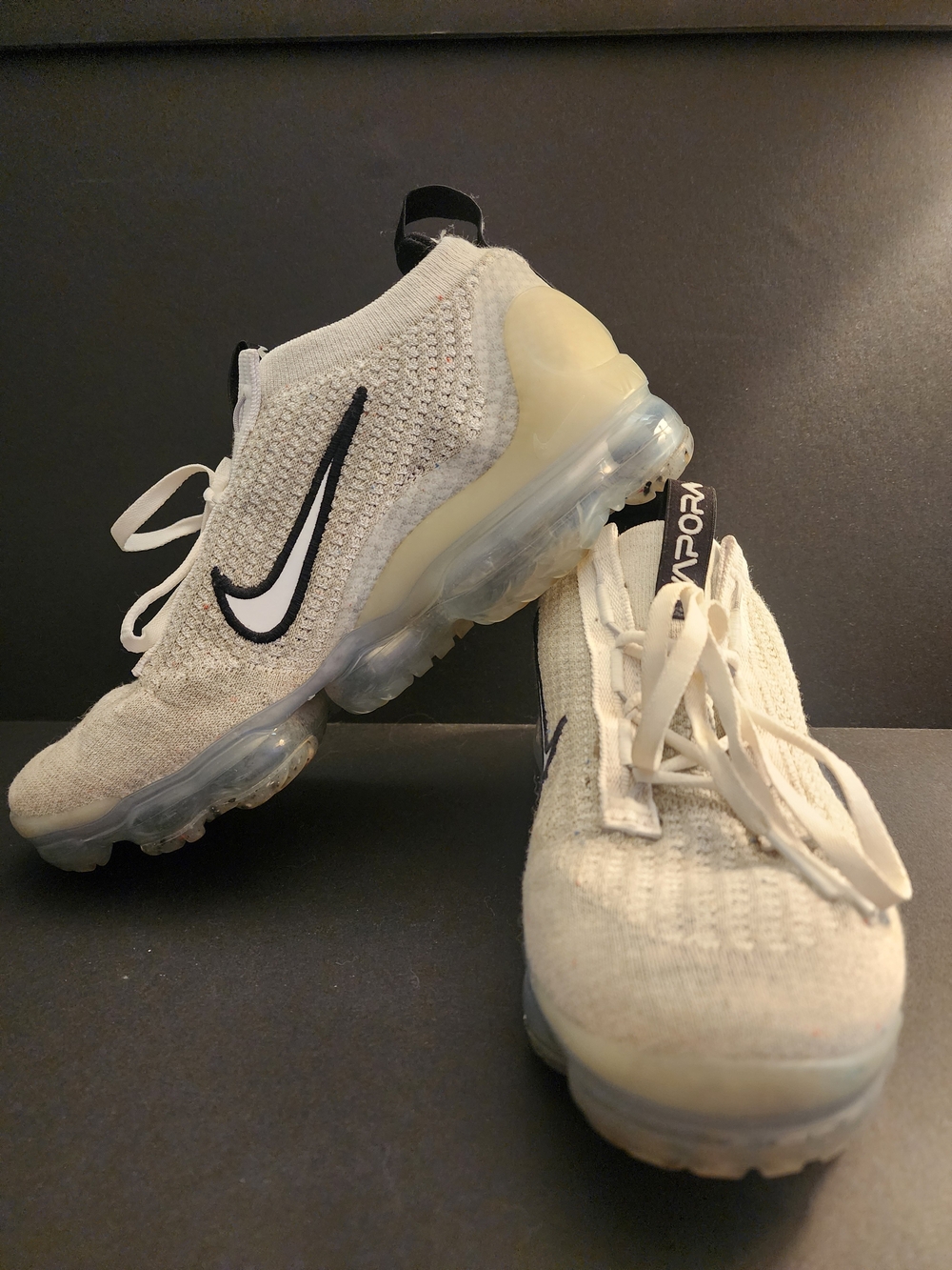Nike Air VaporMax Flyknit Athletic Shoes White & Black Confetti M7/W8.5